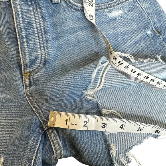 Rag & Bone Dre Denim Shorts in Jones with holes Wash - Picture 9 of 9